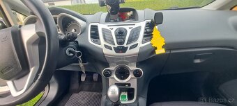 FORD FIESTA 1.2 - 8