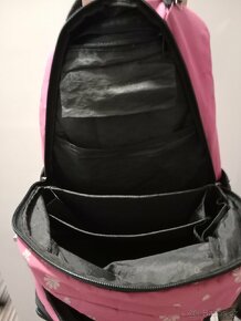 Růžovo černý batoh značky OXY - 8