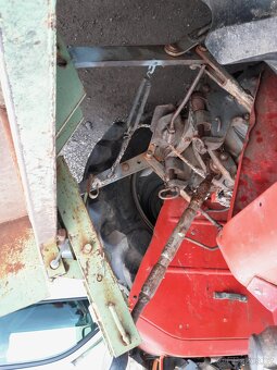 Massey Fergusson 152 s čelním nakladačem - 8