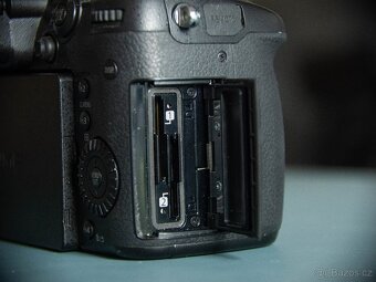 Lumix GH5 (tělo + 2 originální baterie) - 8