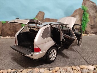 Prodám model 1:18 BMW X5 KYOSHO - 8
