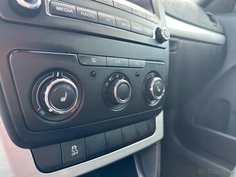 Škoda Yeti 1.2TSi PANORAMA,VÝHŘEV SED. - 8