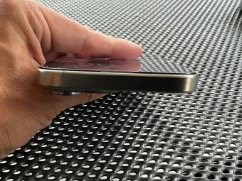 Apple iPhone 16 Pro Max - 8