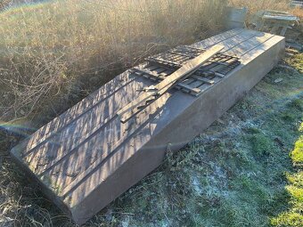 Plastová pramice 6m - 8