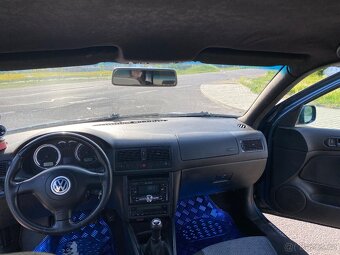 Volkswagen Golf IV - 8