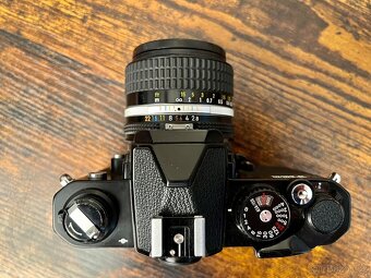 Nikon FM2n, Nikon Ai-S Nikkor 28mm f/2.8 - 8
