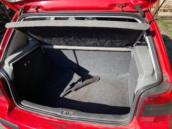 Volkswagen Golf 4 1.6 - 8