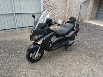 Piaggio xevo 125 Cz doklady v ceně Černý 1 - 8