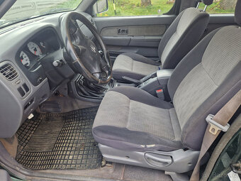 Nissan Navara D22 2.5 TDI Double-Cab - 4x4, závěs 98kW - 8