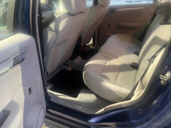 Mercedes-Benz B 180D - 8