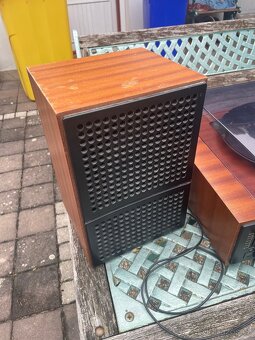 Gramofon Tesla s reproduktory - 8