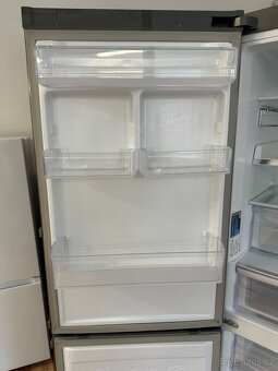 Lednice s mrazákem Samsung (293) - 8