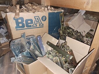 Zbytky po výrobě dveří - 8