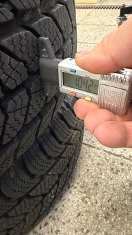 Zimní pneu 215/65 R15c - 8