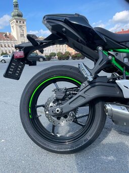 Kawasaki Z650 - 8