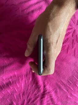 iPhone 8 64GB - 8