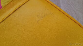Žlutá crossbody kabelka - 8