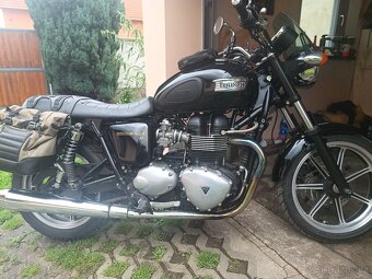 Triumph Bonneville T100 SE - 8