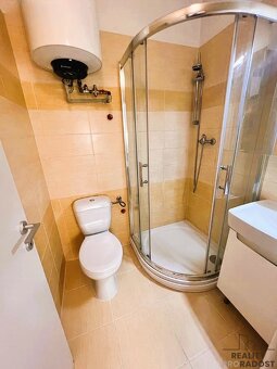 Pronájem bytu 1+kk 23 m² Křižíkova, Praha - 8