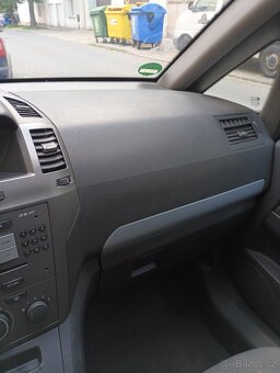Prodám Opel Zafira 2006 1.9 nafta - 8