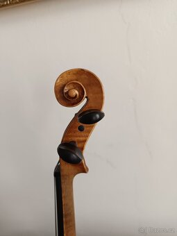 Housle - 8