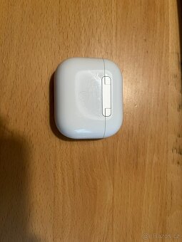 Apple AirPods 3 - pouzdro OK, sluchátka poškozená - 8