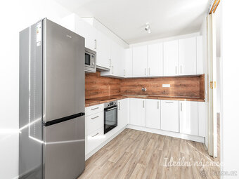 Pronájem bytu 3+1, Rajmonova, Kobylisy, 25900 Kč/měs, 67 m2 - 8