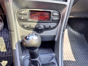 Peugeot 307 1,6 - 8