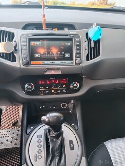 Kia Sportage 2.0CRDI - 8