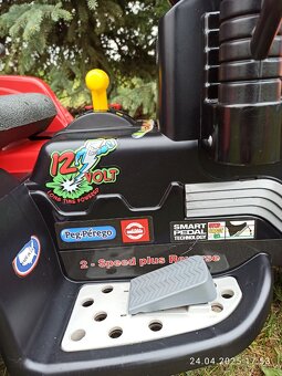 Peg Perego Traktor 12V s příslušenstvím. - 8