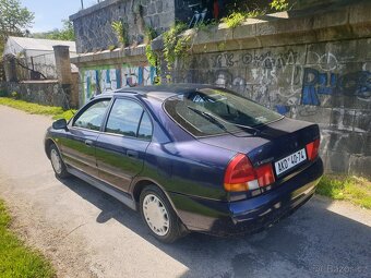 Mitsubishi Carisma 1.6 rok 1997 - 8