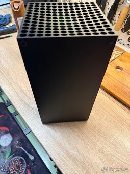 XBOX SERIES X V TOP STAVU (V ZÁRUCE ) - 8