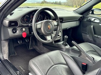 Porsche 911 Carrera - 8