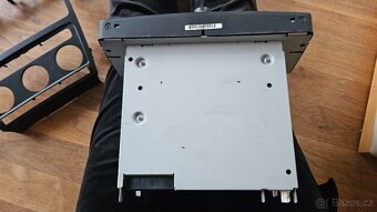 Rádio a kryt kolem rádia na auto Škoda - 8