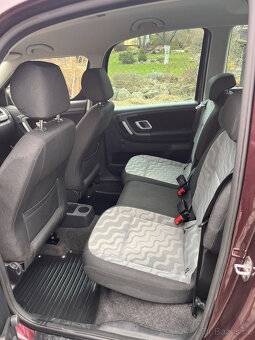 Škoda Roomster 1.2 HTP 51 kW r.v. 2009 - 8