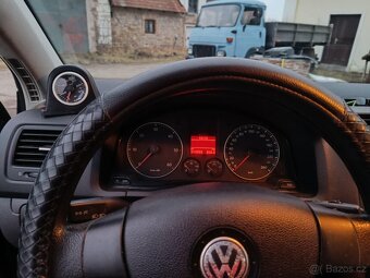VW Golf 5 - 8