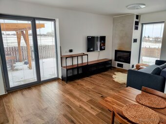 PRONÁJEM DOMU KOTVRDOVICE - 8