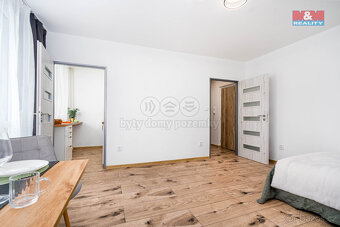 Pronájem bytu 1+kk, 35 m², Hradec Králové, ul. Třebechovická - 8