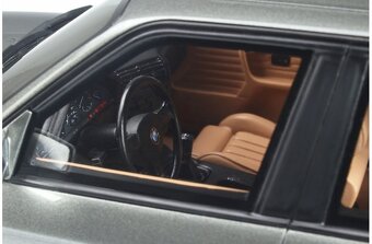 BMW E30 Touring 325I 1991 1:18 OttoMobile - 8