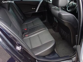 BMW E60 530D manuál - 8
