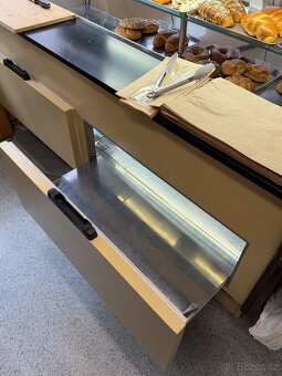 Vitrína do pekárny/kavárny chladící svítící - 8