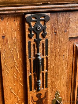 Holandská renesanční skříň ("Beeldenkast") ze 17. století - 8