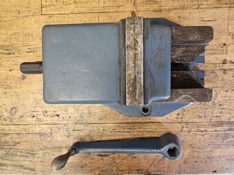 Strojní svěrák nový - 8