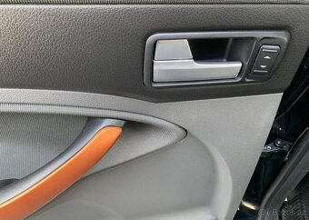 Ford Kuga 2.0TDCi KLIMA TAŽNÉ PŮVOD ČR manuál 100 kw - 8