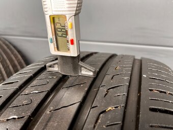 Originál Škoda Superb 235/45 r18 - 8