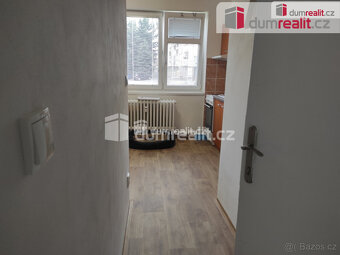 Pronájem bytu 1 + kk, 16 m2, zvýšené přízemí, velký sklep - 8