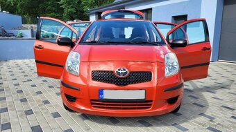 Toyota Yaris 1,0i - 51kw. HEZKÝ STAV - 1 MAJITEL. EURO 4 - 8