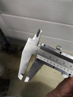 Prodám dvourozměrné pneu. R19 - 8