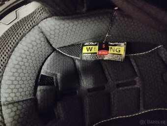 VYKLÁPĚCÍ  HELMA - XRC - 8