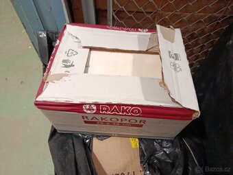 Nové dlaždičky do koupelny a zbytek lina - 8